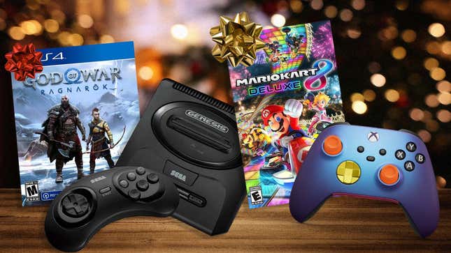 God of War Ragnarok, der Sega Genesis Mini 2, Mario Kart 8 Deluxe und ein Xbox-Controller sind vor einem weihnachtlichen Hintergrund aufgereiht.