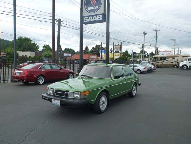 Image for article titled At $4,500, Could This 1979 Saab 900 EMS Make it Easy Being Grön?
