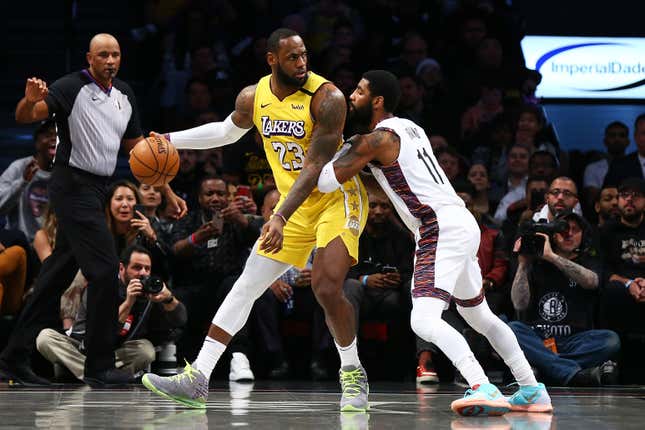 Image for article titled LeBron Reveals the Secret Ingredient to the Lakers&#39; Success—and May Have Clapped Black at Kyrie Irving in the Process