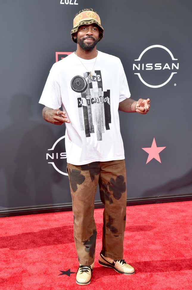 Image for article titled BET Awards 2022: Red Carpet Looks