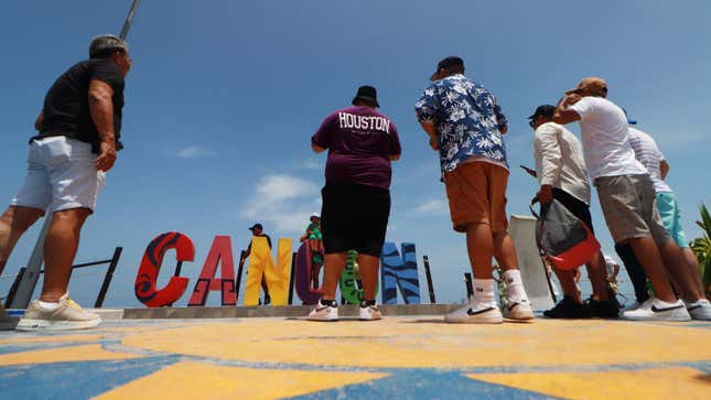 Hundreds of vacationers arrive on the beaches of the Mexican Caribbean to enjoy their summer holidays