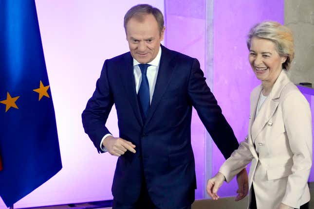 Poland&#39;s Prime Minister Donald Tusk, left, welcomes European Commission President Ursula von der Leyen, for talks about progress that Poland&#39;s new government has been making in restoring rule-of-law principles as it seeks to have its EU funds unfrozen, in Warsaw, Poland, Friday Feb. 23, 2024. (AP Photo/Czarek Sokolowski)