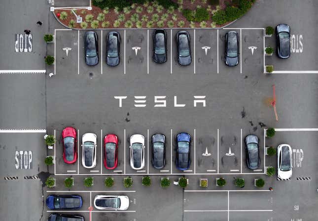 Auf die in China hergestellten Elektroautos von Tesla werden gemäß den vorgeschlagenen Regeln Zölle in Höhe von 9 % erhoben. 