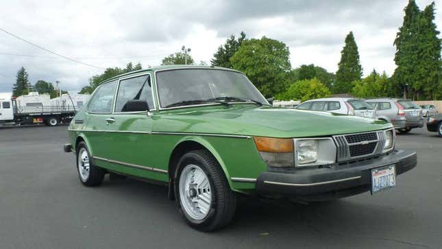 Image for article titled At $4,500, Could This 1979 Saab 900 EMS Make it Easy Being Grön?