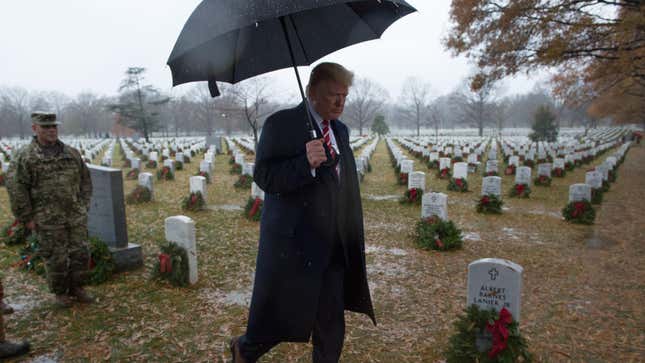 Image for article titled Trump Called Veterans and Deceased Members of the Armed Forces 'Losers' and 'Suckers'