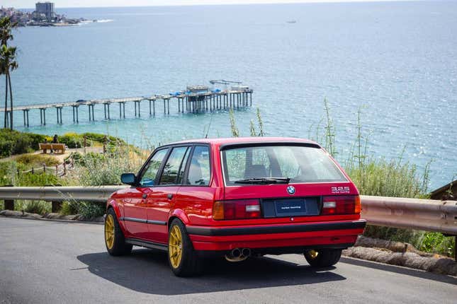 Image for article titled At $38,500, Could this Custom 1989 BMW 325i Turbo Touring Make You Throw Caution to the Wind?