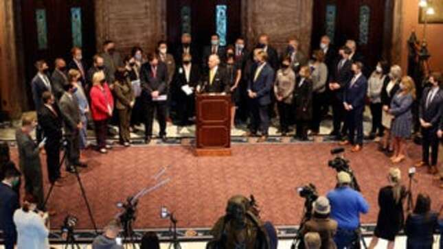 Amendment to South Carolina Abortion Bill Requires Doctors to Give Patients' Names to Authorities