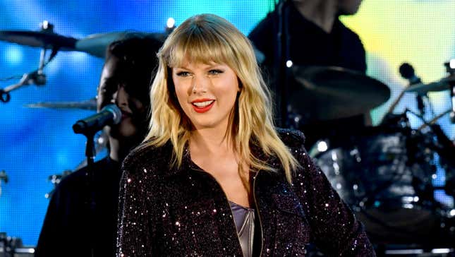 Taylor Swift and Andrew Lloyd Webber "spontaneously" wrote a new song for <i>Cats</i>