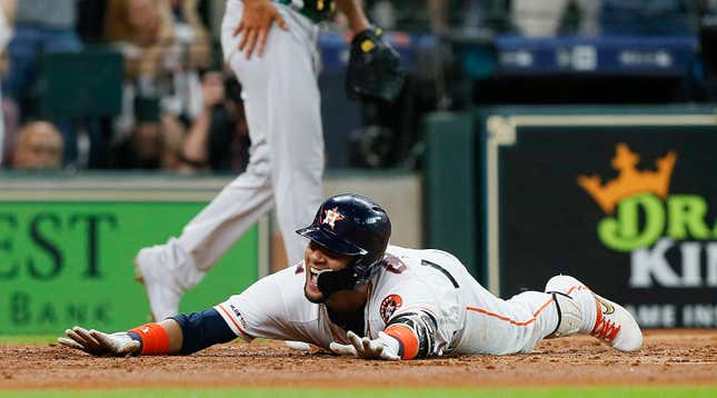 Image for article titled Yuli Gurriel Can't Stop Smashing Dingers