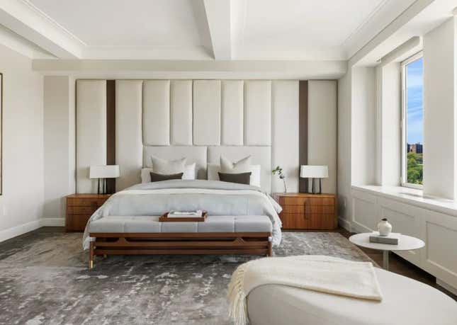 Image for article titled A Look Inside Carmelo Anthony&#39;s Luxurious Manhattan Apartment, Now For Sale at This Eye-Watering Price