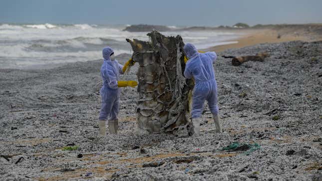 Image for article titled Plastic Waste from Burning Ship Buries Sri Lanka&#39;s Coastline