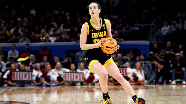 Image for article titled Pros And Cons Of Caitlin Clark Going To The WNBA