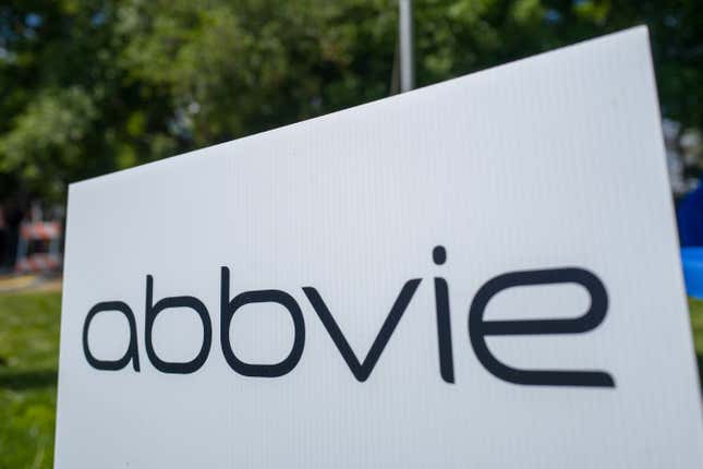 Primer plano del logotipo de la compañía farmacéutica Abbvie, 13 de abril de 2019.