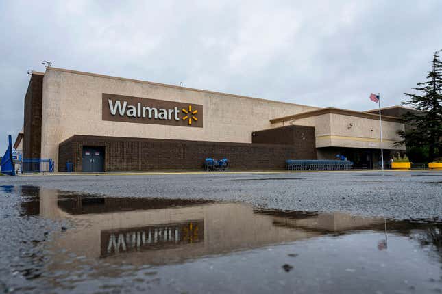 Image for article titled DEI Expert: Still Shopping at Walmart? Expect to Catch Major Black Chat Group Shade