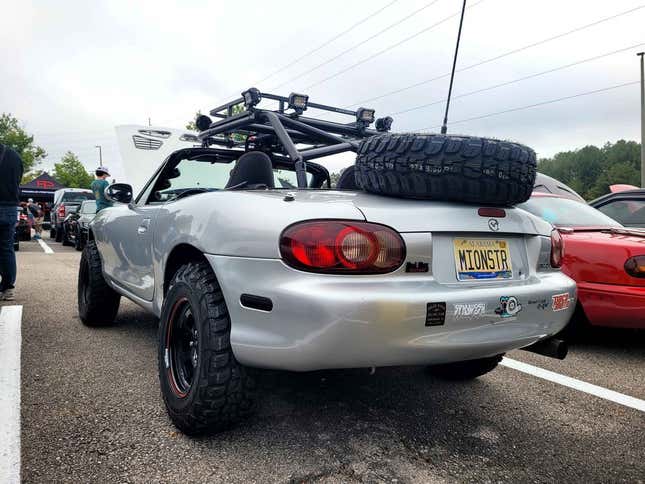 Image for article titled At $14,000, Could This 2005 Mazda Miata Lift Your Spirits?