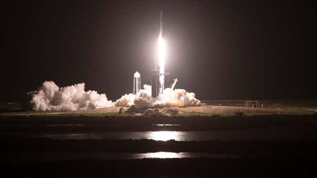 Image for article titled SpaceX Starlink Satellites Remain On Earth Another Day After Bad Weather Delays Launch