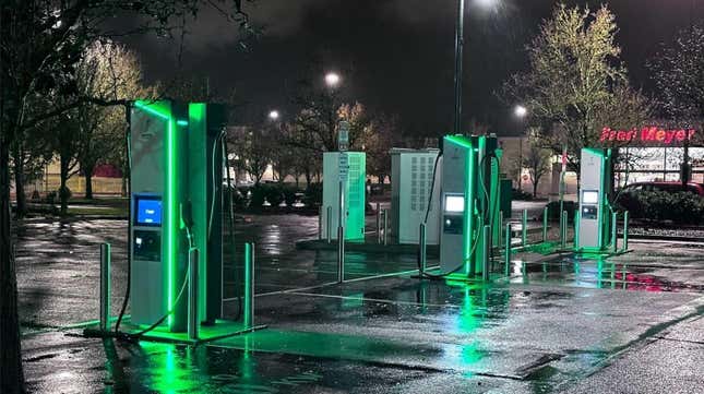 Image for article titled Federal EV Plan Will See As Many Charging Stations As Gas Stations By 2030