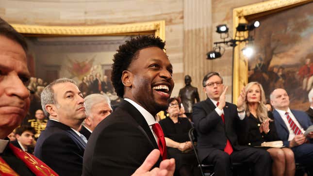 Image for article titled Viral Inauguration Pastor Takes Moment after Prayer to Hype His ...What??!