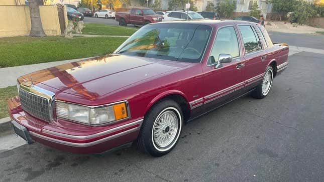 Nice Price or No Dice 1994 Lincoln Town Car