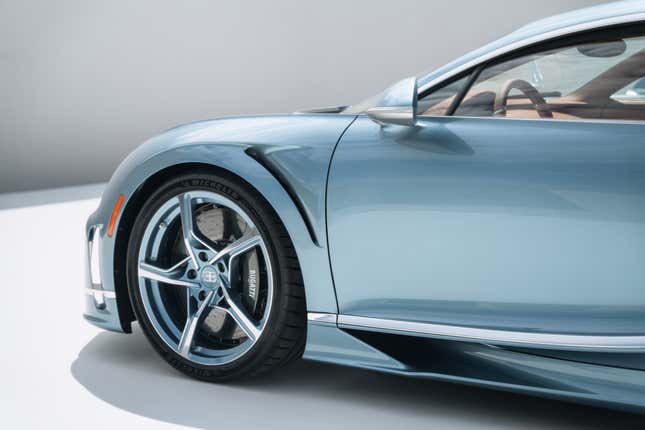 Wheel detail of a blue Bugatti Chiron Super Sport