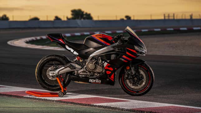 Image for article titled The Aprilia RS 457 Is A Gorgeous, High-Tech Beginner Sportbike