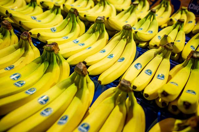 Image for article titled Bananas, shrimp, wine, and more: 10 staples that will be affected by the big U.S. port strike