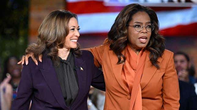 Image de l'article intitulé Oprah brise le silence sur les allégations selon lesquelles elle aurait été payée 1 million de dollars pour aider la campagne de Kamala