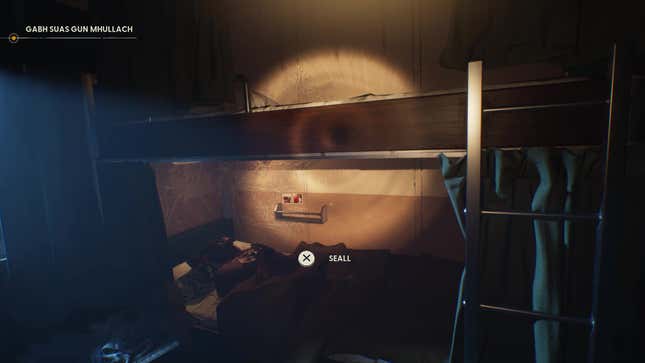 The player looks at a dead body in a bunk.