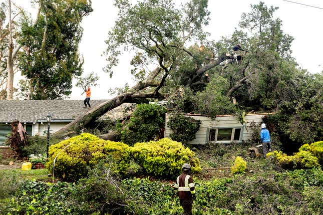 Image for article titled Photos: California&#39;s Coastline Under Siege by Atmospheric River