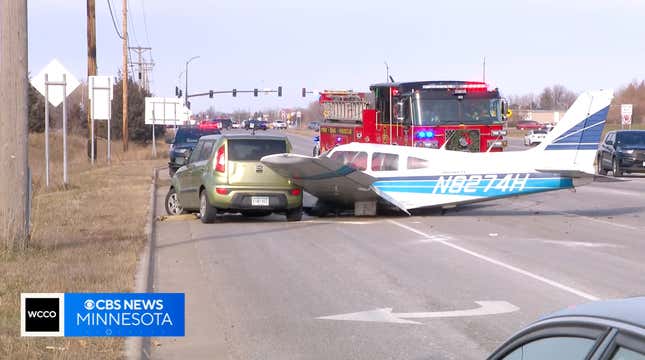 Image for article titled Plane Crashes Into Car On Freeway During Busy Rush Hour Traffic