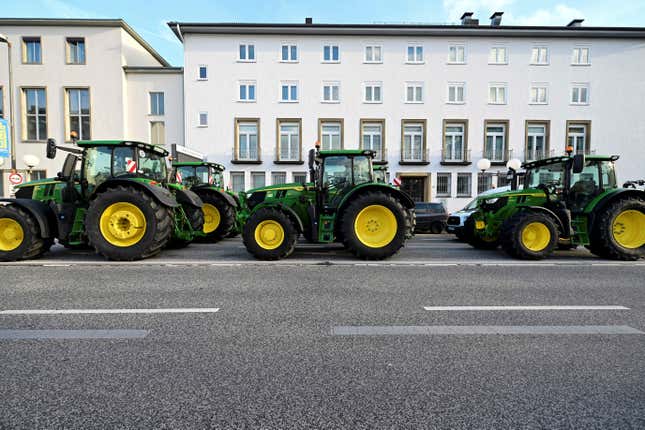 Image for article titled 🌍 Tractors in the streets