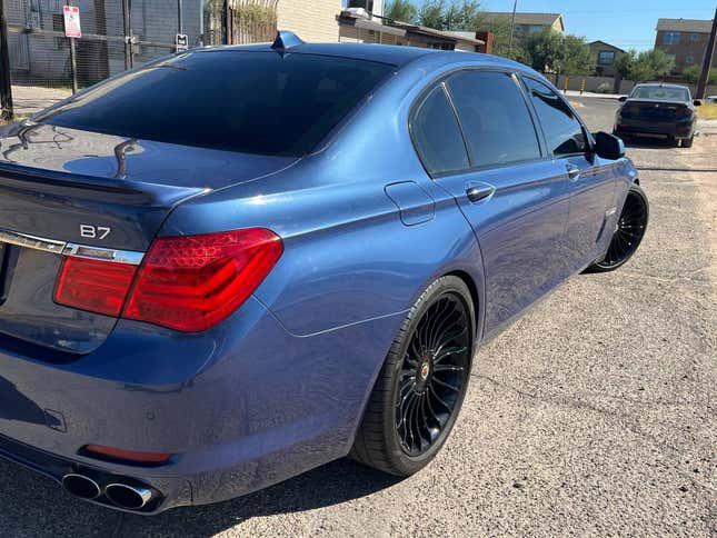 Image for article titled At $16,800, Would You Make A Beeline For This 2011 BMW Alpina B7?