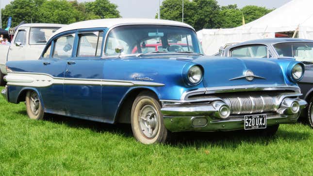 Ein Pontiac Chieftain von 1957