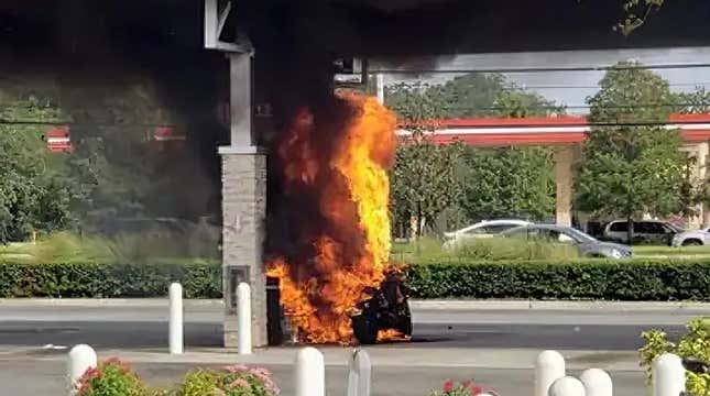 Image for article titled Here Are Your Worst Gas Station Stories