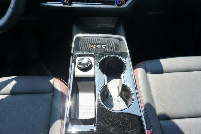 Image for article titled Automakers Need To Stop Putting Mostly Useless Drive Mode Selectors In Such Prominent Places