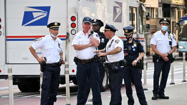 Image for article titled Cops, Who Famously Didn't Like Wearing Masks, Don't Want to Get Vaccinated Either