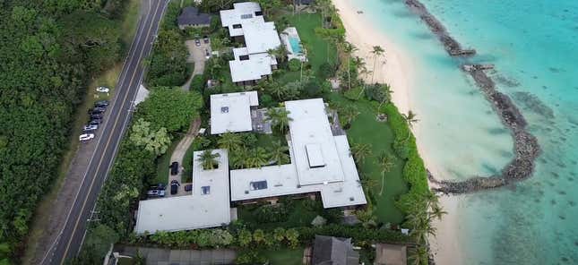 Image for article titled Take a Peek Inside The Obamas&#39; New Island Dream Home