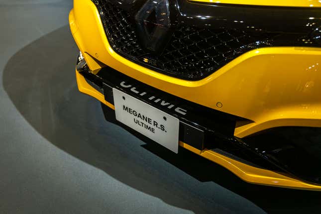 Image for article titled Automakers Brought the Heat at the 2023 Tokyo Auto Salon