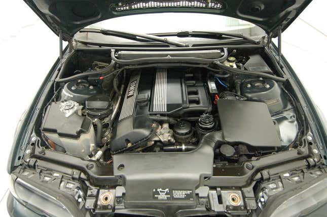 Image for article titled At $4,900, Could This 2003 BMW 325Xi In BRG Be A BFD?