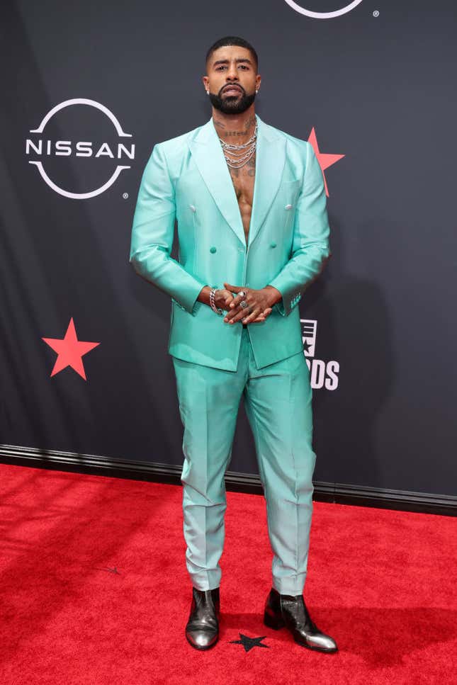 Image for article titled BET Awards 2022: Red Carpet Looks