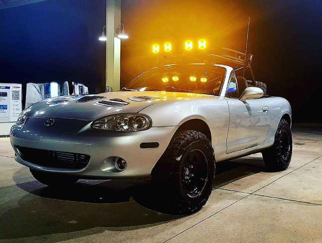 Image for article titled At $14,000, Could This 2005 Mazda Miata Lift Your Spirits?