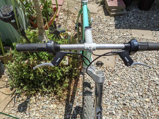 Image for article titled Buy This Weird $2,500 Mountain Bike That Comes With Its Own Patent So I Don't Have To
