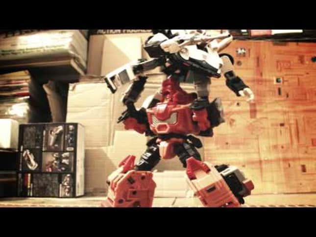 Forget CGI. <i>Transformers</i> Toys Have The Most Exciting Battles