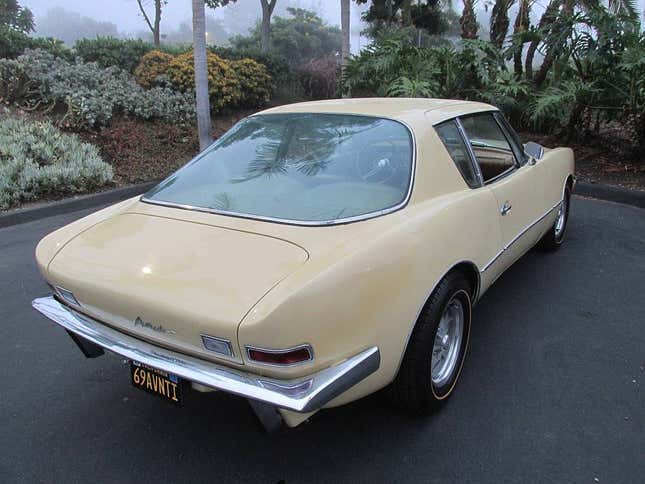 Image for article titled At $17,500, Is This 1969 Avanti II Too Good To Pass Up?
