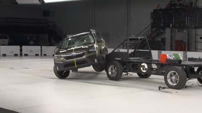 Image for article titled The Subaru Outback Is the Only &#39;Good&#39; Midsize Car in IIHS&#39;s New Side Impact Test