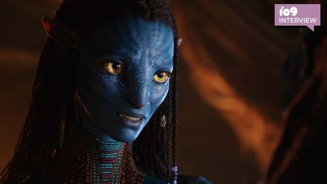 Neytiri looking at someone.