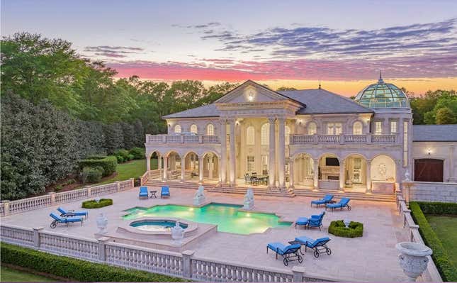 Artsy backyard pool