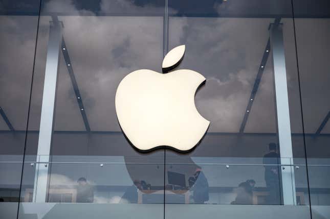 Image for article titled Employees Accuse Apple of Racism Amidst Return to Office