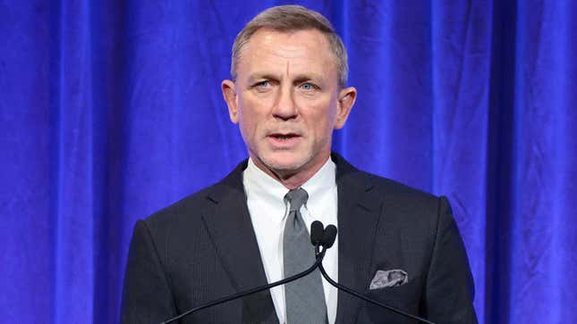 A photo shows Daniel Craig in a suit. 