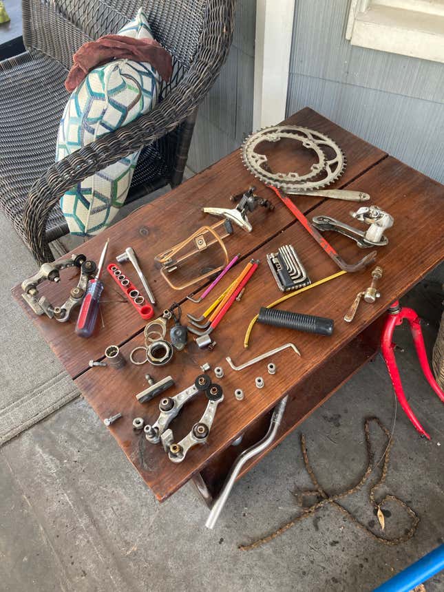 Image for article titled I Am Dumping Money Into A Trash Bike Because It Has The Weirdest, Coolest Brakes I've Ever Seen